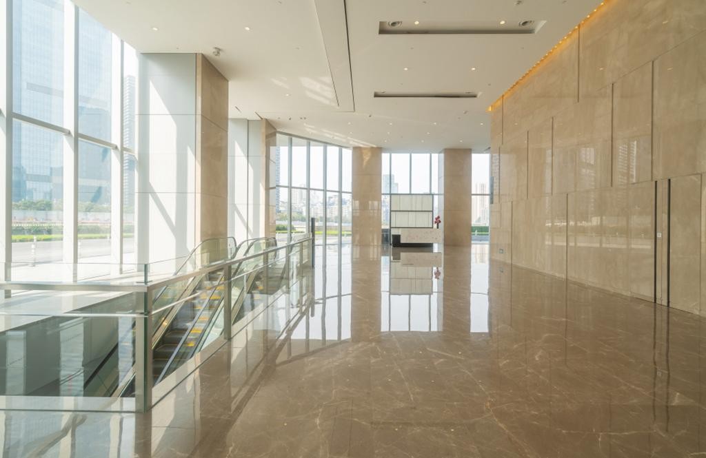 Large-Format Tiles for Indoor-Outdoor Versatility